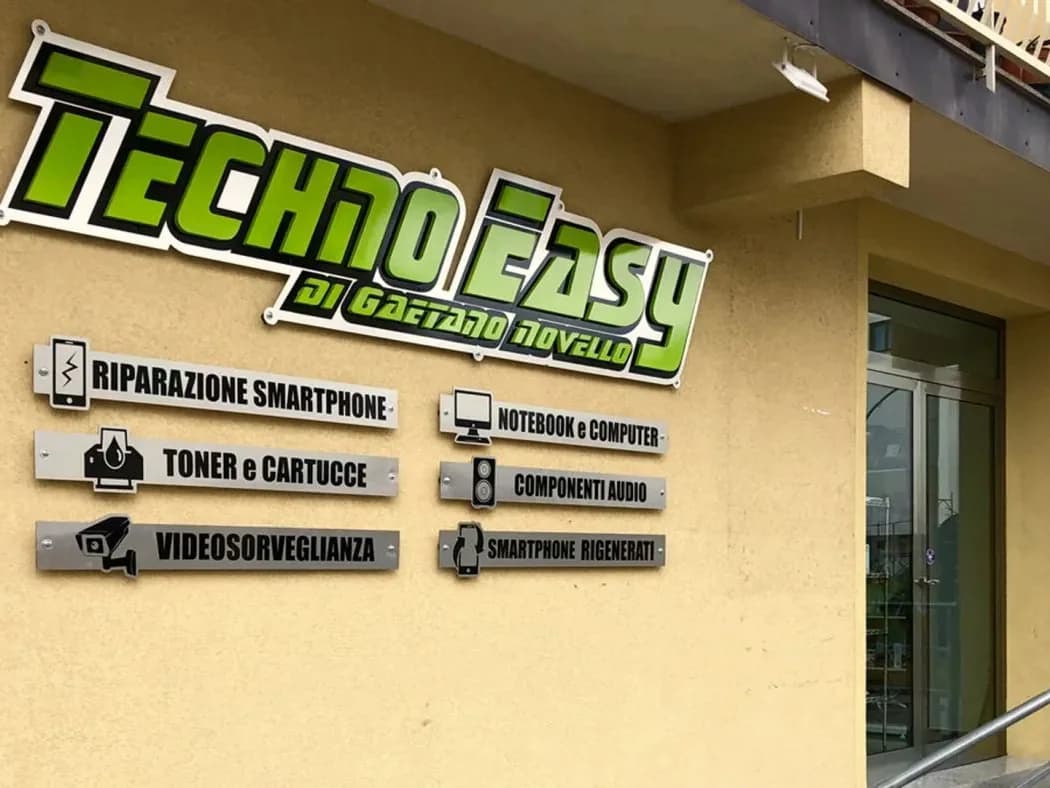 The Techno Easy shop sign in Leonforte